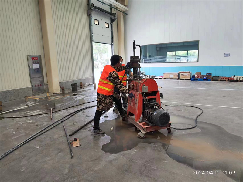 温江厂房地面下沉塌陷注浆加固施工